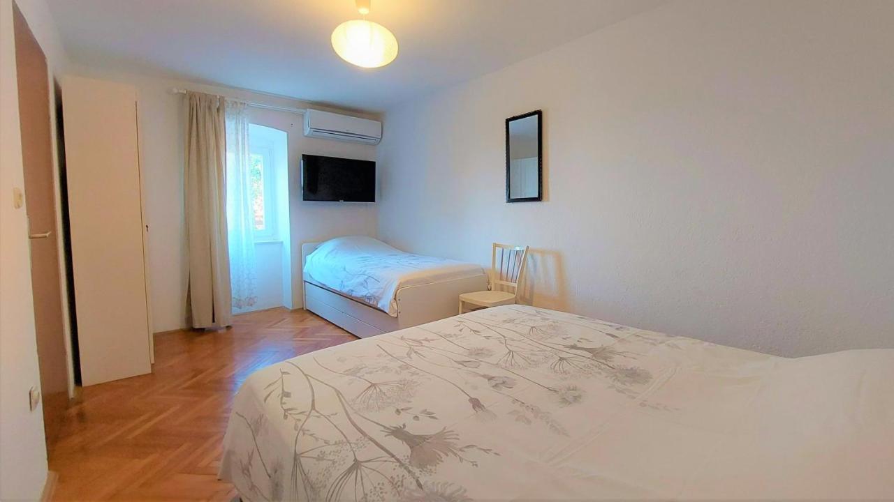 Casa Di Castello Lägenhet Mali Lošinj Exteriör bild