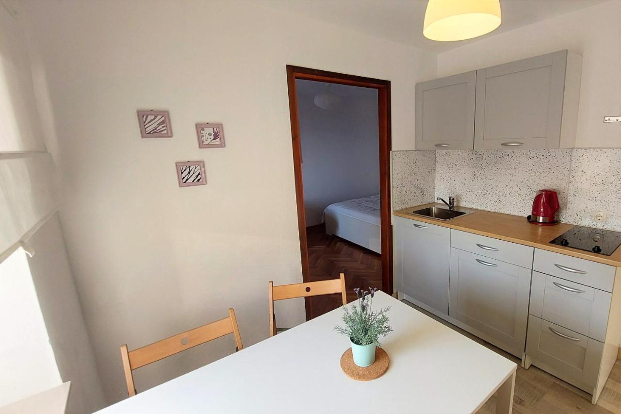 Casa Di Castello Lägenhet Mali Lošinj Exteriör bild