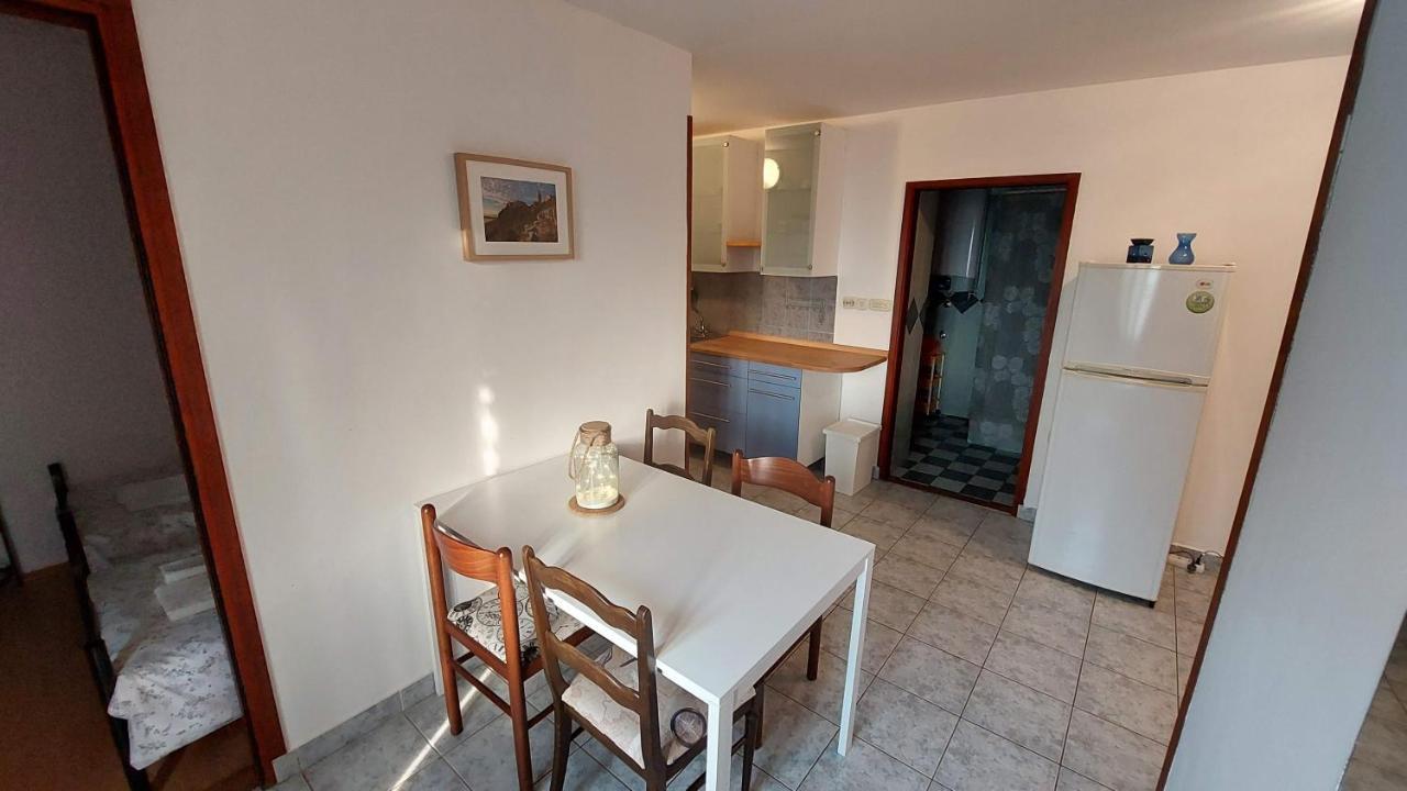 Casa Di Castello Lägenhet Mali Lošinj Exteriör bild